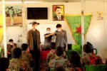 TA members educating YPG militia members on the use of turniquets
